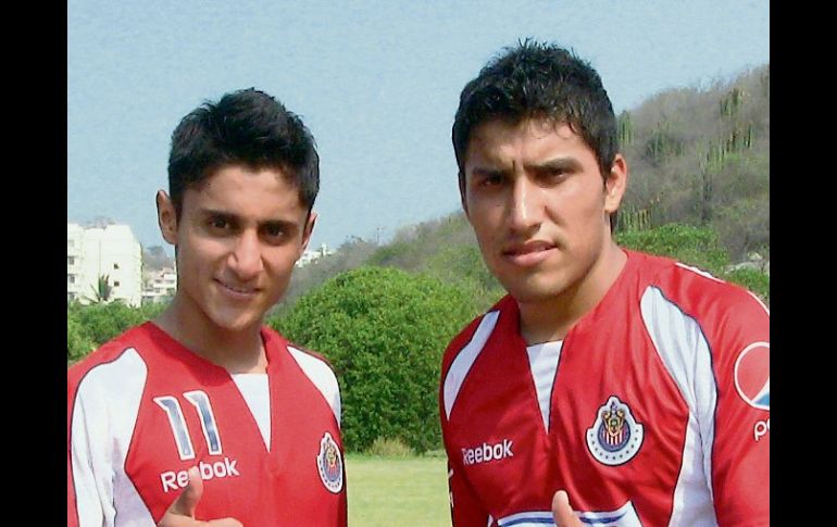 Julio Nava y Antonio Salazar regresaron a Chivas y pretenden ganarse en la pretemporada, en Manzanillo. A. RAMÍREZ  /