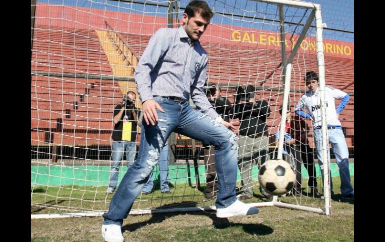 Íker Casillas se encuentra en Chile, invitado por un banco como parte de una gira promocional. REUTERS  /