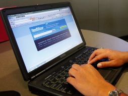 Los jóvenes iniciaron desde la red social el movimiento que terminó en una propuesta para acampar afuera del Senado. ARCHIVO  /