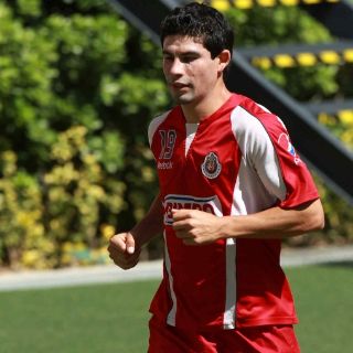 Jonny Magallón ya está con Chivas