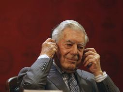 El autor asistió a una lectura en chino de fragmentos de ''Travesuras de la niña mala'' y ''La casa verde''. EFE  /