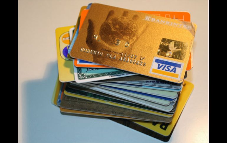 Problemas de cartera vencida podrían presentarse nuevamente debido al ofecimiento de efectivo vía tarjeta de crédito. ARCHIVO  /