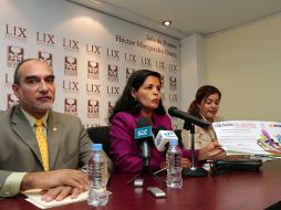Alejandro Cravioto, secretario de Cultura, y las legisladoras Rocío Corona y Patricia Retamoza. A GARCÍA  /