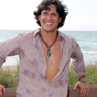 Jorge Aravena firma exclusividad