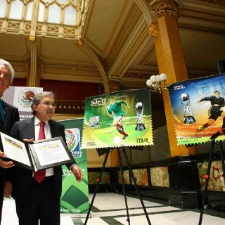 Presentan timbre postal del Mundial Sub-17