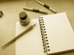 El hombre recibió el documento hace unos días en la Universidad del Oriente de Oregon en la ciudad de La Grande. ESPECIAL  /