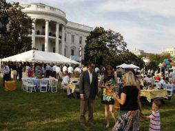 El matrimonio Obama ofrece un banquete a los miembros del Congreso en el Jardín Sur de la Casa Blanca. REUTERS  /