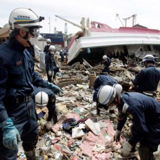 Japón lanza operación de búsqueda a gran escala por desaparecidos de tsunami