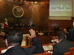 Destacan como logro de la actual Legislatura la aprobación en el pleno de la denominada Ley Salvavidas. ARCHIVO  /