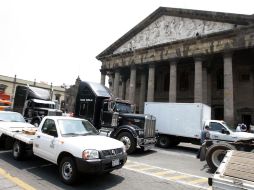 Transportistas realizaron hoy una caravana que provocó un caos en el Centro de la Ciudad. E. BARRERA  /