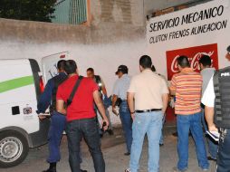El cuerpo fue trasladado por personal del Instituto Jalisciense de Ciencias Forenses. O. RUVALCABA  /