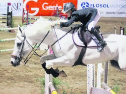 La sensación juvenil del hipismo tapatío, durante la celebración de la Noche Hípica. A. CAMACHO  /