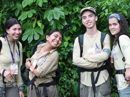 Los jóvenes llegaron agotados tras un viaje de 12 horas en el que la ilusión por lo vivido apenas les permitió dormir. ESPECIAL  /