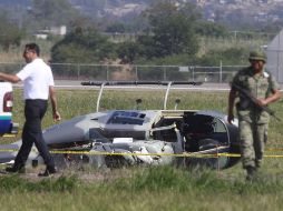 Personal del Ejército auxilia a los lesionados, víctimas del desplome. NOTIMEX  /