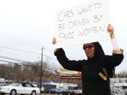 Los automoviles desean ser conducidos por la mujer saudi. AFP  /