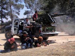 Tropas de Gadhafi bombardean en Misrata y dejan 10 muertos y 40 heridos. AP  /