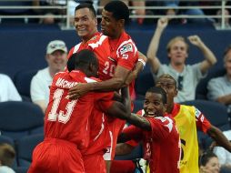 Los jugadores de Panamá celebran el gol, durante juego de Copa Oro 2011. MEXSPORT  /
