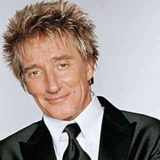 Rod Stewart vacaciona en Francia antes de conciertos en Las Vegas