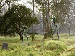 En el 'Jardín de Juegos' (2002-2003) contiene una colección de fotografías que retratan un parque abandonado. ESPECIAL  /
