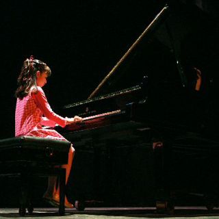 Niños y jóvenes ofrecen recital de piano en CCOY