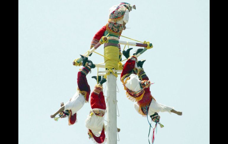 El IV Encuentro Internacional de Voladores se lleva a cabo el 19 y 20 de junio en Papantla, Veracruz. ARCHIVO NTX  /