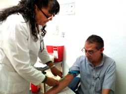 Especialistas recomiendan que, a partir de los 40 años, los varones se realicen anualmente un examen antígeno prostático. EL UNIVESAL  /