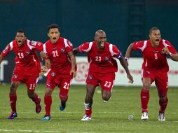 Jugadores del equipo de Panamá celebrando un gol contra El Salvador. MEXSPORT  /