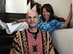 Ileana Landeros y Aldo Ruiz trabajan un proyecto educativo en Gambia. A. HINOJOSA  /