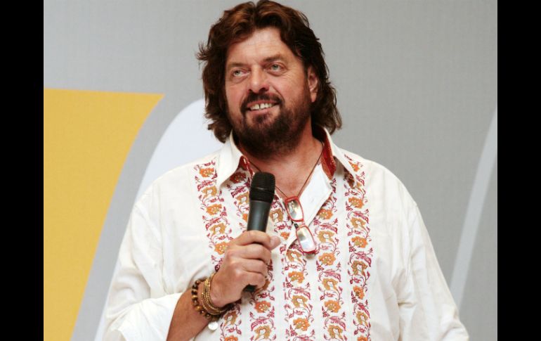 El dinero que se recabe por la venta del material que trae al país Alan Parsons será destinado a proyectos de ayuda. E. BARRERA  /