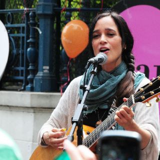 Julieta Venegas, Ely Guerra y Natalia Lafourcade generan expectación en París