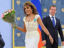 La bailarina recibió la medalla de manos del presidente ruso Dmitri Medvedev. EFE  /