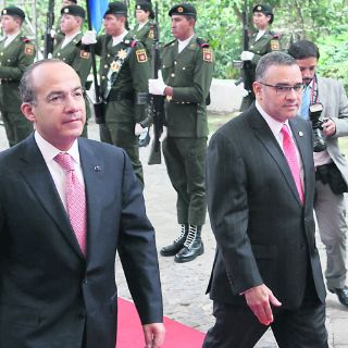Felipe Calderón, comprometido a proteger migrantes