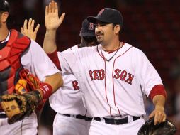 Adrián González ha sido el pelotero bujía en la ofensiva de Boston. AFP  /