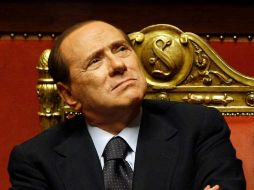 Pese a derrotas electorales, Silvio Berlusconi se resiste a dimitir. REUTERS  /
