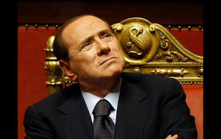 Pese a derrotas electorales, Silvio Berlusconi se resiste a dimitir. REUTERS  /