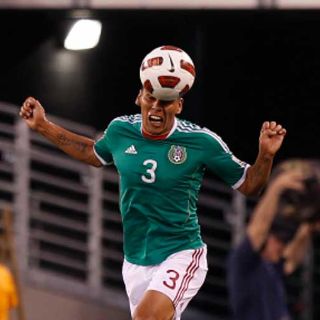 Fulham busca sustituto para Carlos Salcido