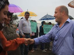 La lluvia intermitente de ayer impidió que el alcalde Enrique Alfaro realizara un primer recorrido oficial por la vía. ESPECIAL  /