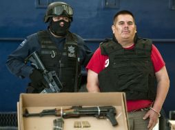 José de Jesús Méndez es resguardado durante su presentación. AFP  /