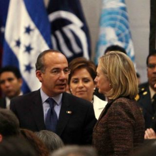 Calderón propone plan regional contra el narco