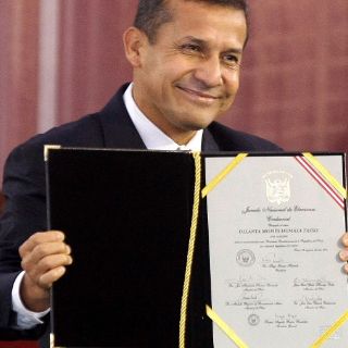Humala recibe credenciales como presidente electo de Perú