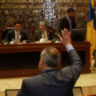 Regresan diputados a sesionar al recinto legislativo