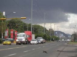 El Ayuntamiento de Zapopan arranca la próxima semana la ampliación a cuatro carriles por sentido en la Avenida Aviación. S. NÚÑEZ  /
