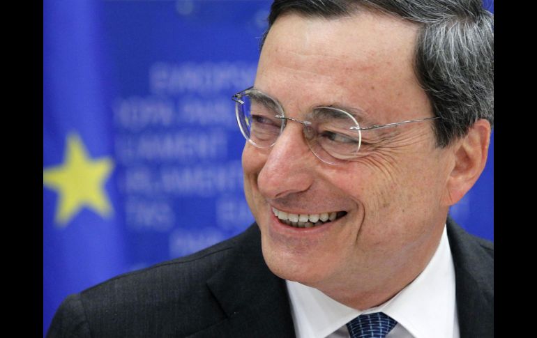 Draghi, asiste a la economía europea del Parlamento Europeo y Comité de Asuntos Monetarios. REUTERS  /