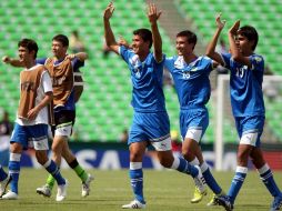 Selección de Uzbekistán, celebrando gol ante su rival, Estados Unidos en Mundial Sub-17. MEXSPORT  /