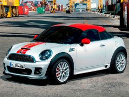 Su diseño es muy apegado al concepto que se presentara en 2009, en el Salón de Frankfurt, con carrocerías cupé y roadster. ESPECIAL  /