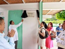 Develación de la placa que certifica a la Secundaria Mixta número 8 como segura y saludable. E. PACHECO  /