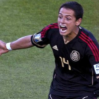 'Chicharito', quinto campeón goleador