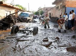 Un total de 100 personas fueron evacuadas ante el deslave en San Miguel Cuyutlán. E. PACHECO  /