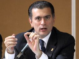 El secretario de Educación, Alonso Lujambio, uno de los aspirantes a la candidatura por su partido. ARCHIVO  /