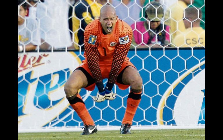 El arquero estadounidense, Tim Howard, permitió cuatro goles en la final de la Copa Oro. AP  /